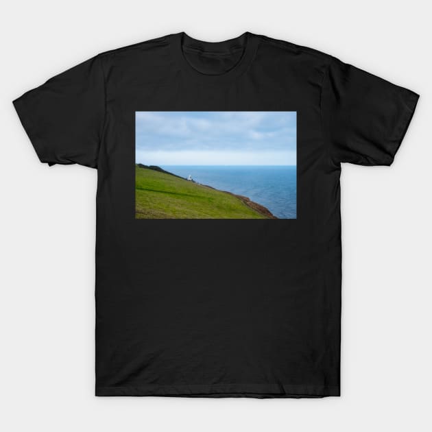 Whitby lighthouse on the Cleveland Way path T-Shirt by stuartchard